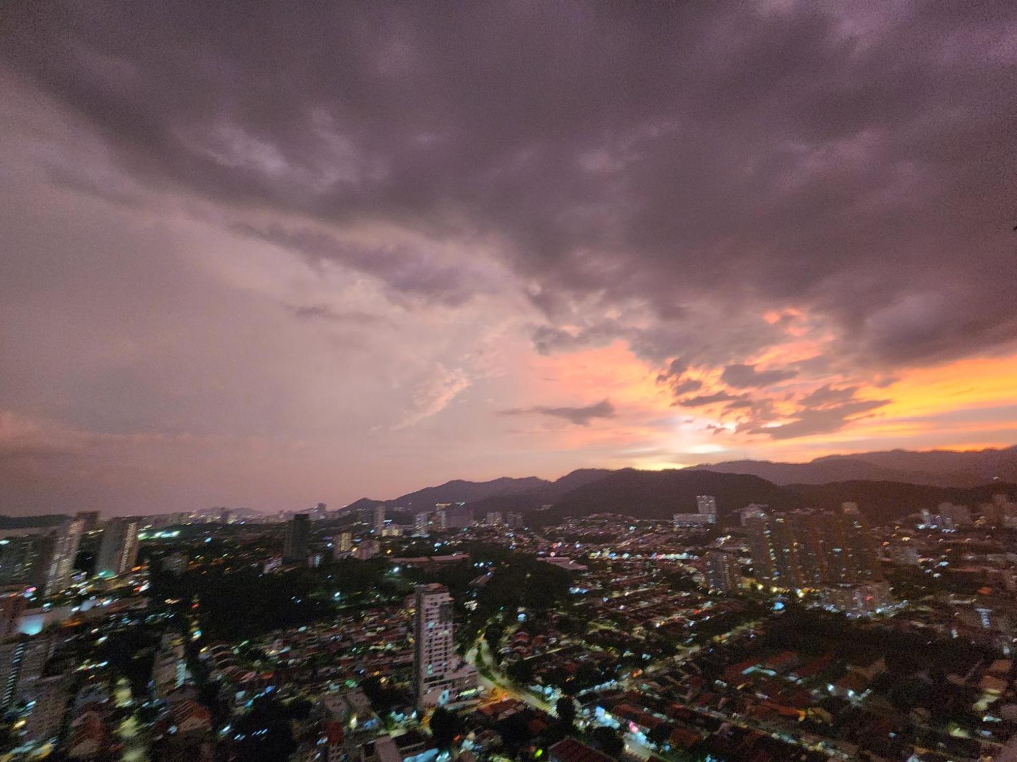 Urban Suites - Penang 日落洞 外观 照片